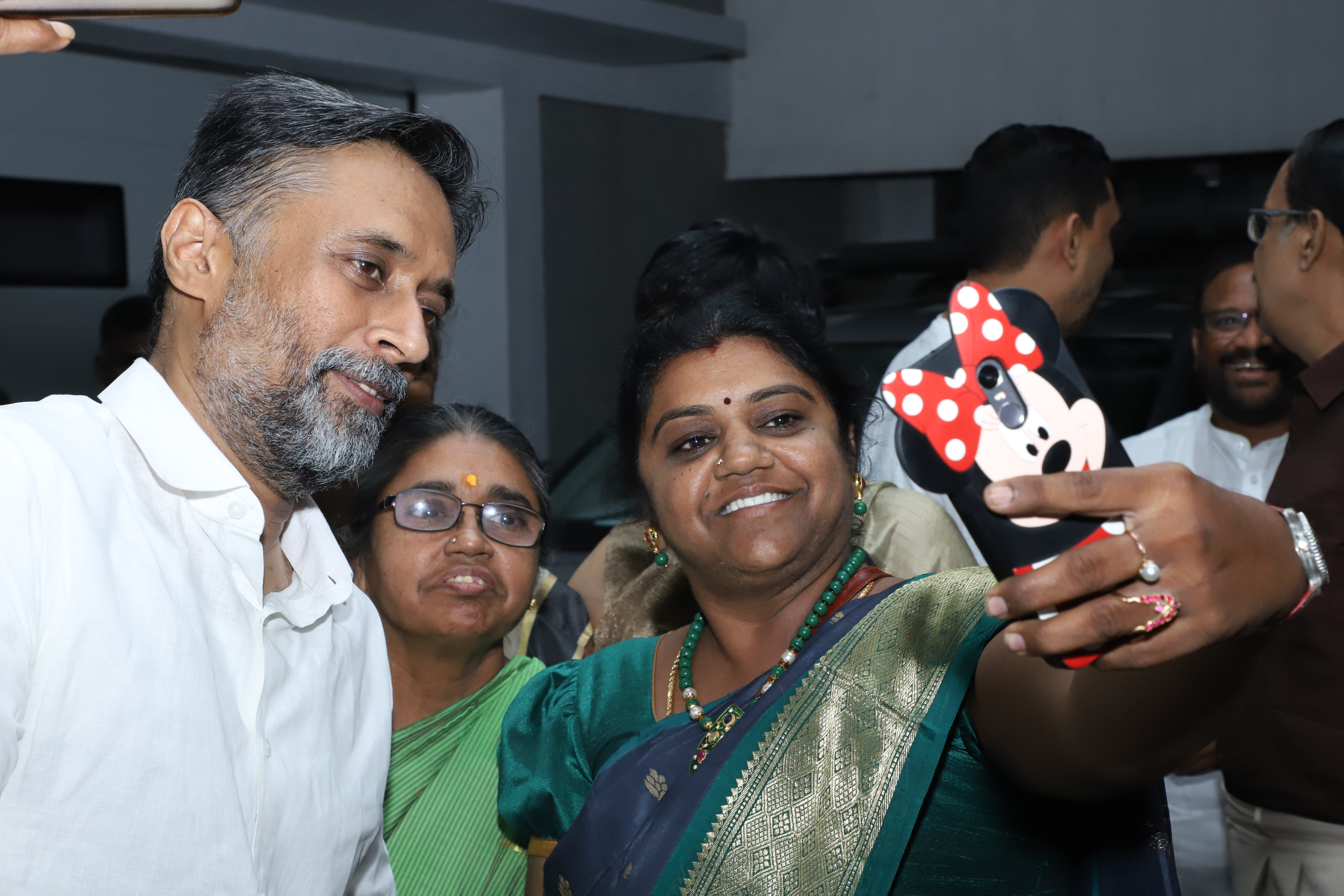 A moment from the Thamizhum Naanum concert